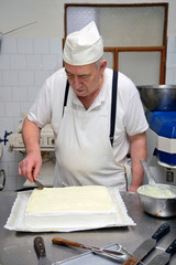 Development and production in a traditional pastry.