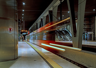 Einfahrende U-Bahn