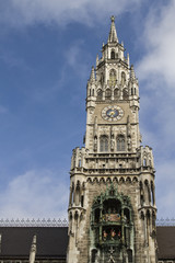 Fototapeta na wymiar Das Glockenspiel am Münchner Rathaus l