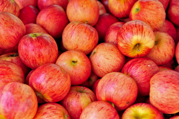 Red apples