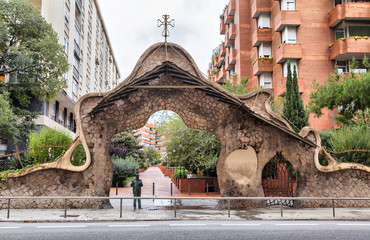 Miralles Gate (Finca Miralles) in Barcelona - obrazy, fototapety, plakaty