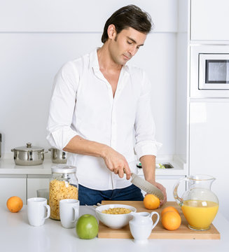 Man preparing breakfast