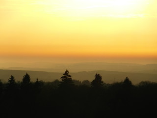 Sonnenuntergang an einem Herbsttag