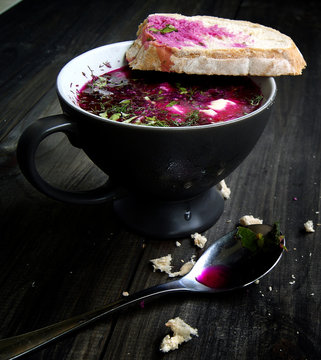 Cold Beet Soup With Bread