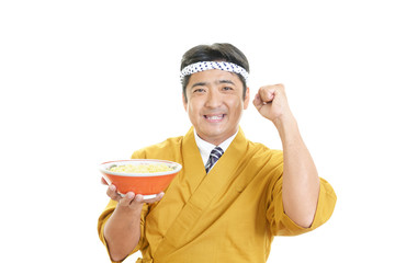 ガッツポーズのラーメン職人