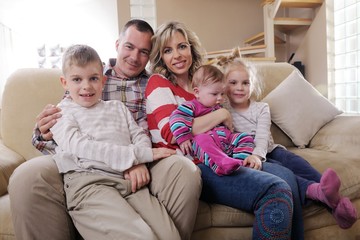 Obraz premium happy young family at home