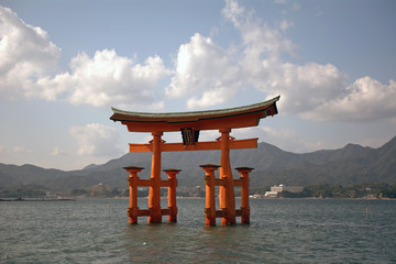 Fototapeta premium The Floating Torii, Miyajima, Japan