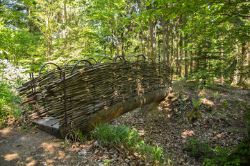 Trauerkarte: Brücke aus Holz im Wald