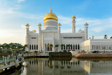 Fototapeta na wymiar Sultan Omar Ali Saifuddin mosque, Brunei
