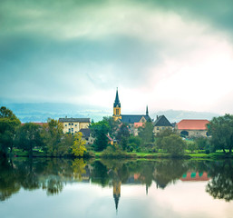 Fototapeta premium Castle with reflection in the lake