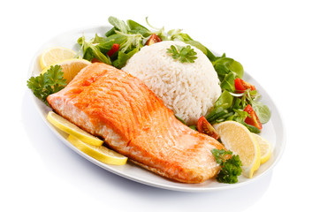 Grilled salmon and vegetables
