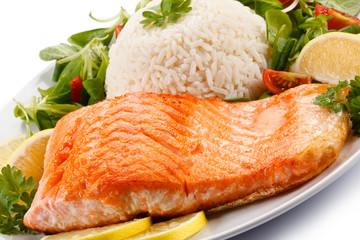 Grilled salmon and vegetables