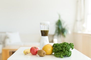 果物とミキサー