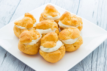 Cream puffs with tuna