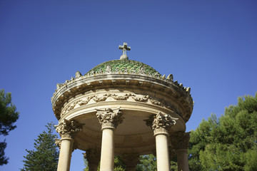 Piccolo tempio con colonne