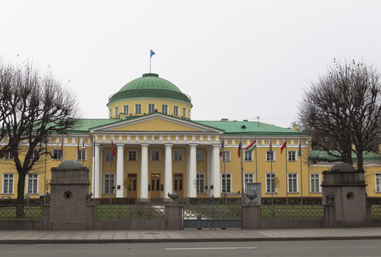 Таврический дворец в санкт петербурге фото Знамена Images - Browse 10 Stock Photos, Vectors, and Video Adobe Stock