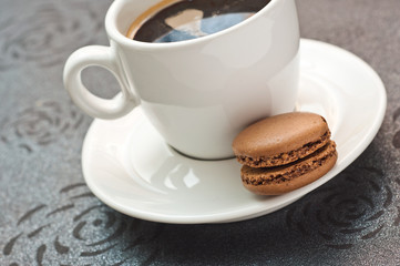 tasse de café et macaron