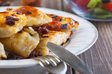 Fried dumplings with meat