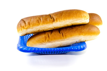 Frische Brötchen in Korb