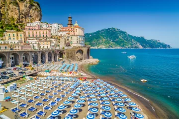 Glasbilder Strand von Positano, Amalfiküste, Italien Town of Atrani, Amalfi Coast, Campania, Italy