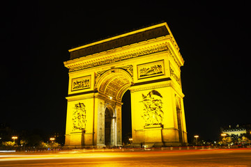 Fototapeta na wymiar Arc de Triomphe de l'Etoile in Paris