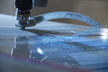 engraving machine cuting out pattern