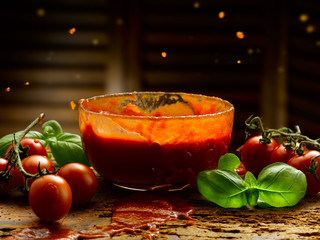 salsa di pomodoro e basilico