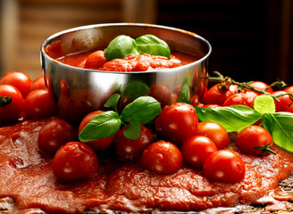salsa di pomodoro e basilico