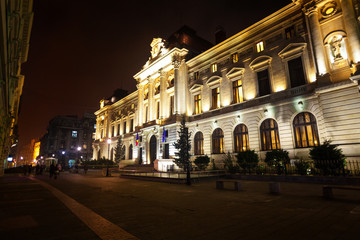 Fototapeta na wymiar National Bank of Romania in Bucharest at night
