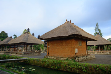 Fototapeta na wymiar Taman Ajun royal Hindu temple, Mengwi, Bali, Indonesia