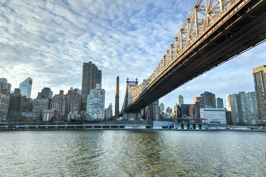 Roosevelt Island and Queensboro Bridge, Manhattan, New York