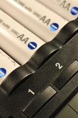Ladegerät mit Batterien