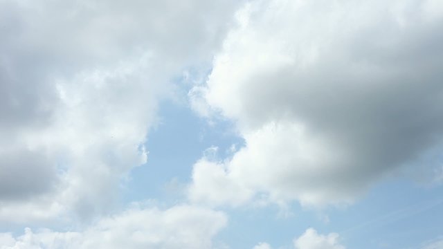 Clouds / 5d / 50mm / Real time