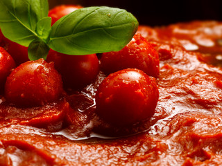 salsa di pomodoro e basilico