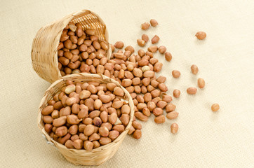 Raw peanuts