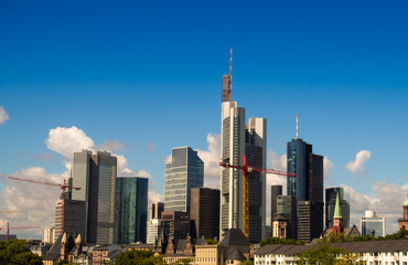 Obraz premium Skyline budynków biznesowych we Frankfurcie w Niemczech