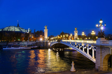Le pont Alexandre III à Paris