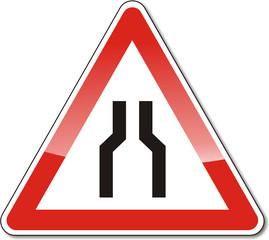 Verkehrszeichen, verengte Fahrbahn