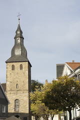 Fototapeta na wymiar Glockenturm der Johanniskirche in Hattingen, NRW, Deutschland