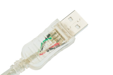 USB-Kabel vor weißem Hintergrund