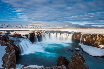 Fototapete Wasserfälle schöner Godafoss-Fall im Frühjahr, Island
