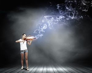 Girl violinist