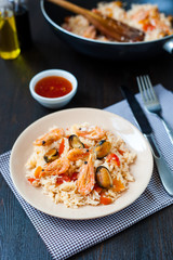 stir fried rice noodles with prawns and mussels