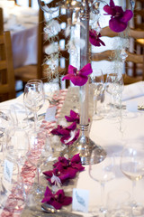 Déco table orchidée fuschia