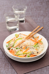 Rice noodles with vegetables