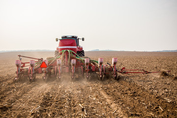 Obraz premium Tractor on the field