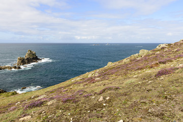 Fototapeta na wymiar coastline at Land End, Cornwall