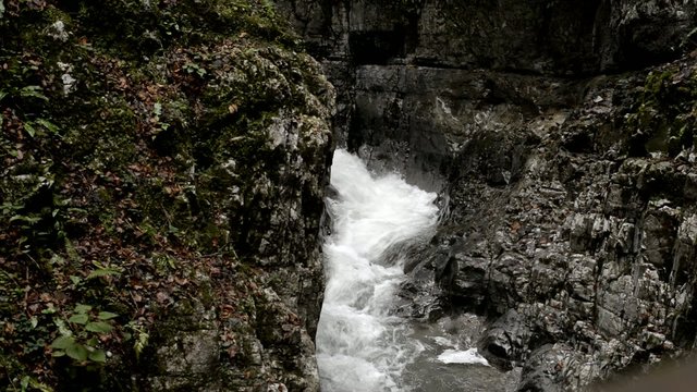 inside djavolji prolaz canyon