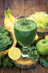Healthy green smoothie