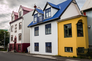 Fototapeta na wymiar Maisons rue de reykjavik